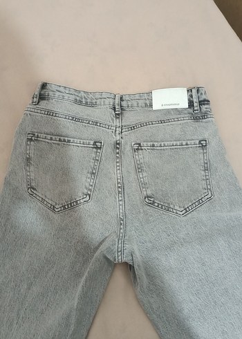 38 Beden gri Renk Stradivarius d98 gri Jean 38 beden