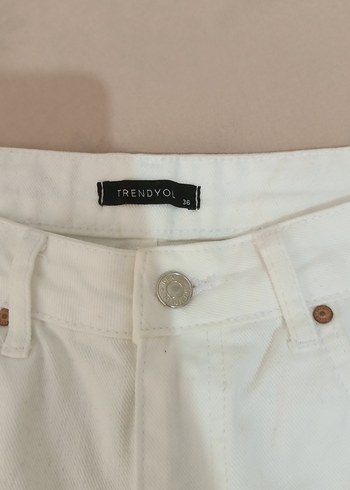 Trendyol & Milla trendyolmilla beyaz mom Jean 36 beden