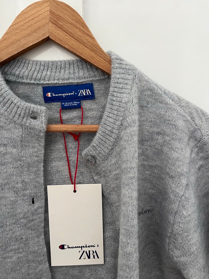 Gri Düğmeli Kadın Hırka - Görsel 3