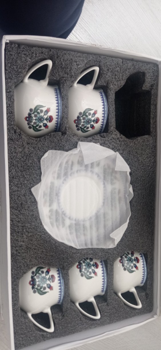 Çiçek Desenli Beyaz Fincan ve Tabakmarka karaca - Görsel 2