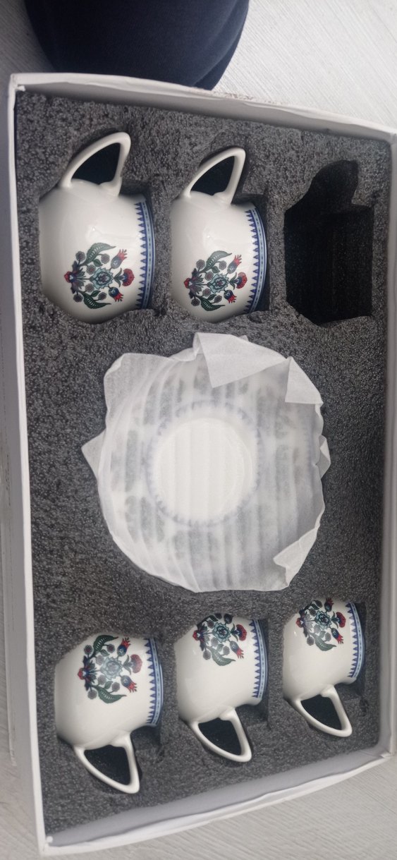 Çiçek Desenli Beyaz Fincan ve Tabakmarka karaca - Görsel 4