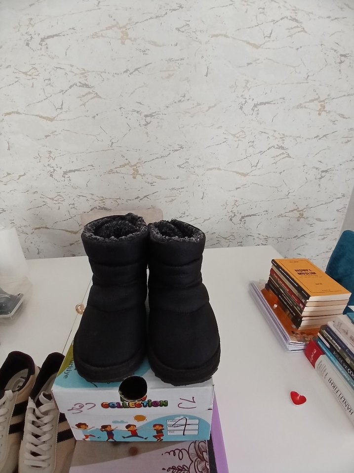 Siyah Tokalı Erkek Çocuk Botu - Görsel 2