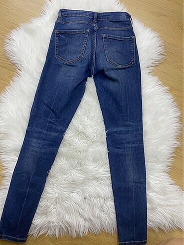 34 Beden mavi Renk Stradivarius Jean