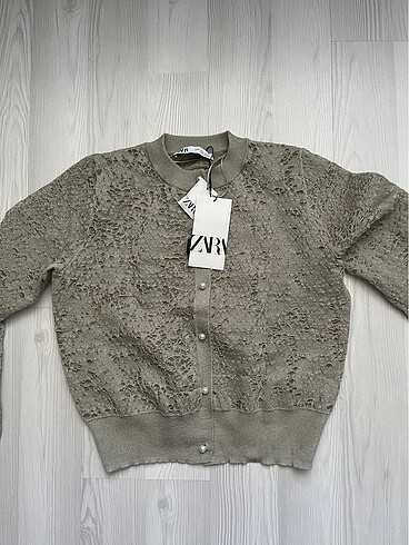 ZARA HIRKA