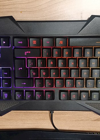 Renkli LED aydınlatmalı RGB klavye - Görsel 2