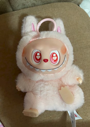 pembe labubu (orjinal değildir)