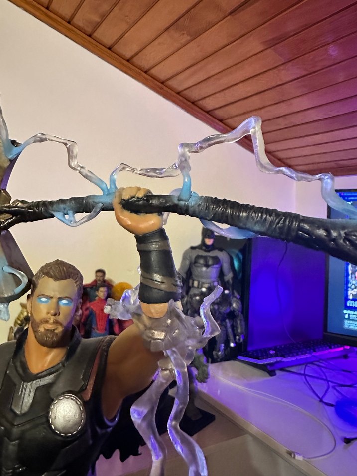 Diamond Select Marvel Thor Figürü - Görsel 2