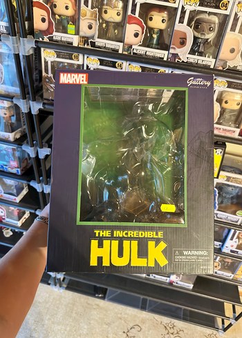 Diamond Select Gallery Hulk Figürü - Görsel 4