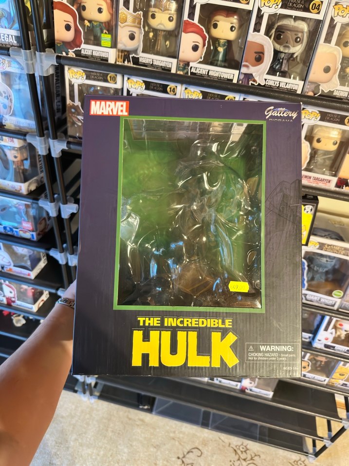 Diamond Select Gallery Hulk Figürü - Görsel 4