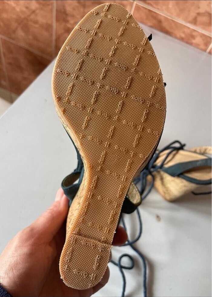 Dolgu topuklu ayakkabı - Görsel 3