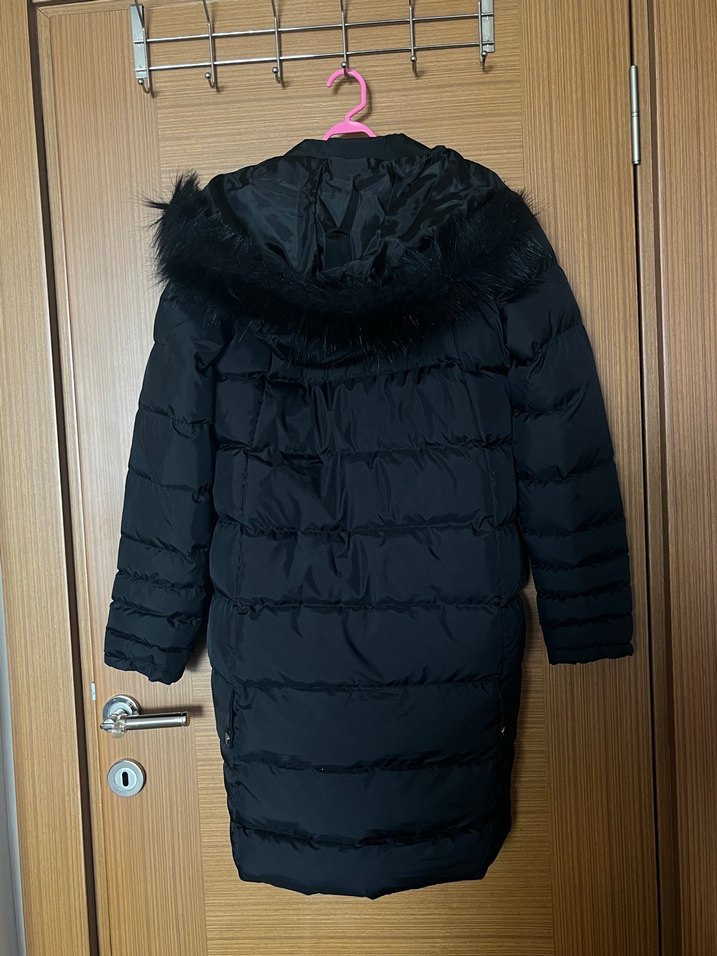 Kürk Detaylı Siyah Kadın Uzun Kışlık Mont - Görsel 2