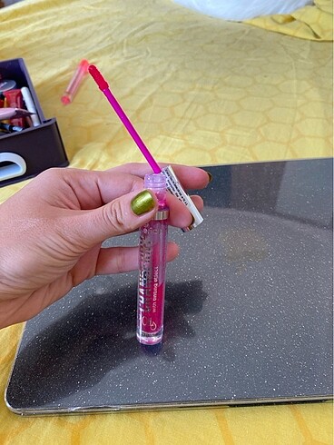 Essence Cranberry lip oil - Görsel 3