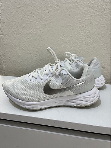 38 Beden Orjinal nike spor ayakkabı