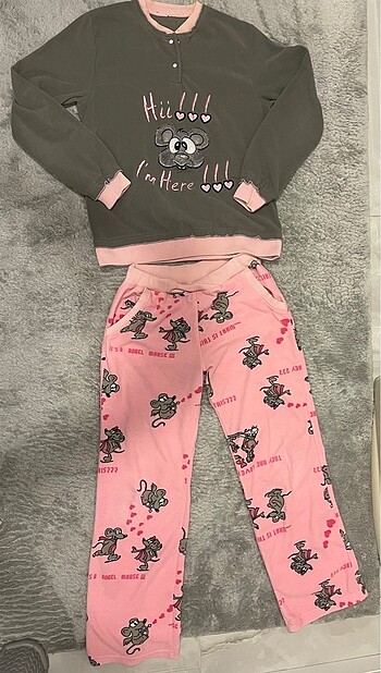 Çok şık polar pijama takımı
