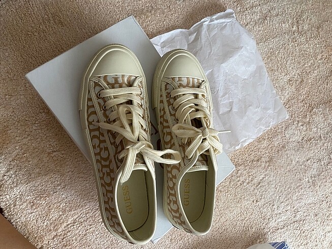 38 Beden ten rengi Renk Guess yepyeni ayakkabı