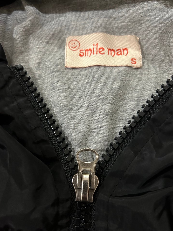 Siyah Kapüşonlu Uzun Yağmurluk - Görsel 3