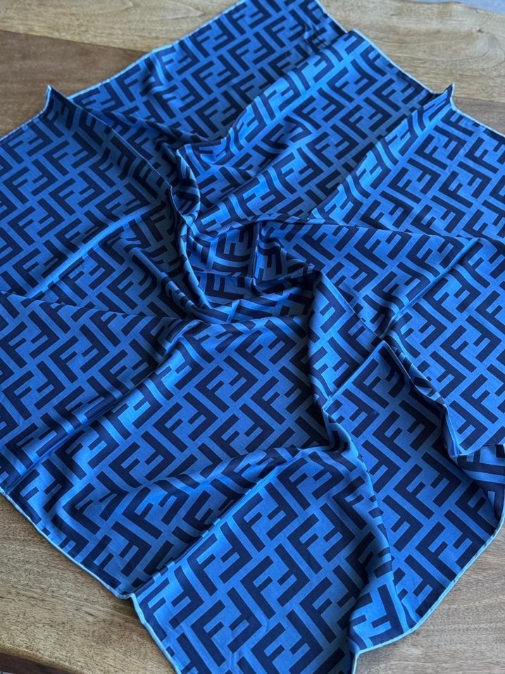 fendi eşarp - Görsel 3