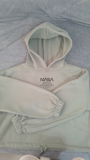 Crop sweatshirt