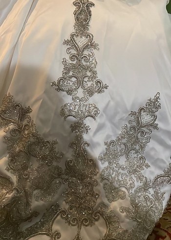 A kesim Uzun Beyaz Gelinlik - Görsel 7