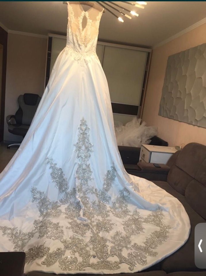 A kesim Uzun Beyaz Gelinlik - Görsel 3