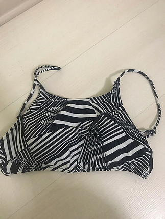 Mudo yüzücü model bikini üstü