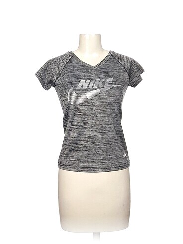 Diğer T-shirt %70 İndirimli.