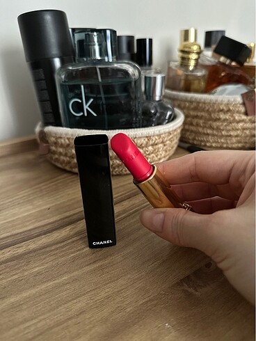 Beden Chanel rouge allure velvet serisi kirmizi yeni gibi