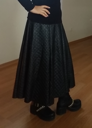 Deri volanli kapitone etek
