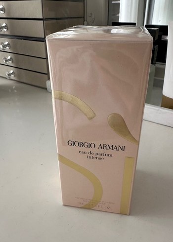 Giorgio Armani Giorgio Armani Intense Kadın Parfümü 100 ml