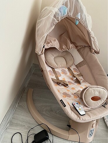 HUGGY NEST SALLANABİLEN ANA KUCAĞI