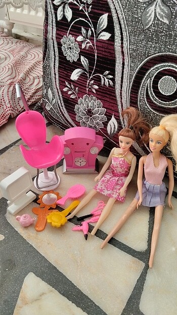 Barbie bebekler ve oyuncakları