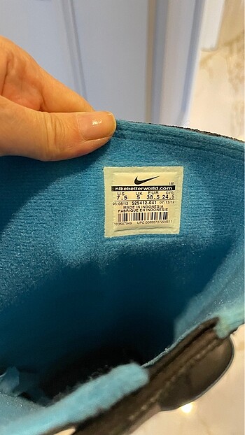 38,5 Beden Nike çizme