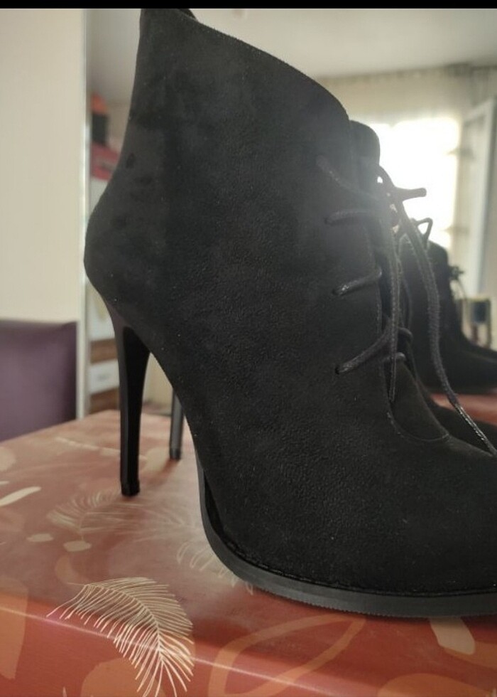 KADIN SİYAH TOPUKLU BOT - Görsel 4