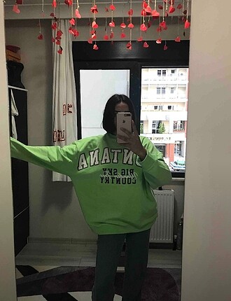 sweatshirt