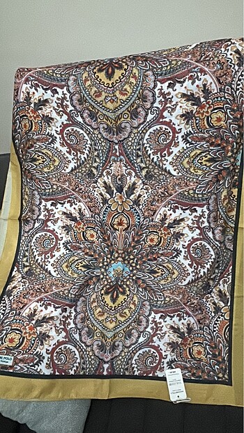 Desenli şal