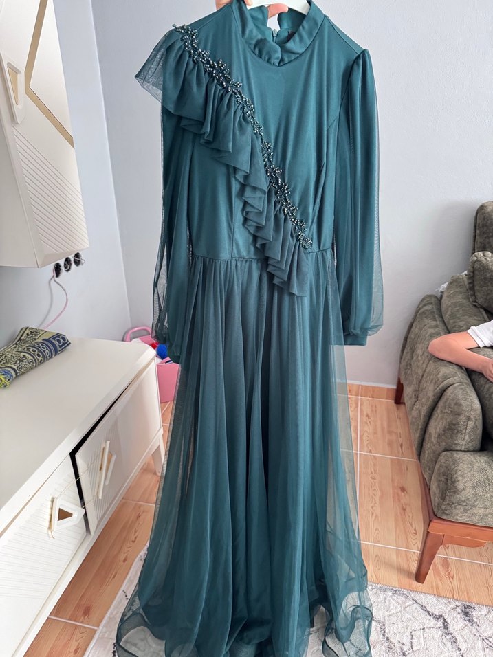 Uzun Kol Drapeli Yeşil Tesettür Abiye Elbise - Görsel 5