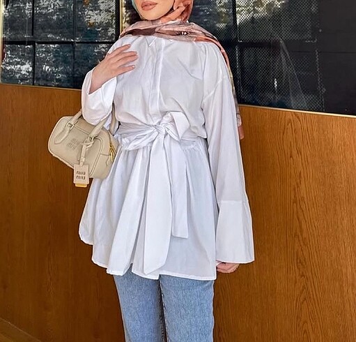Belden bağlamalı Gömlek