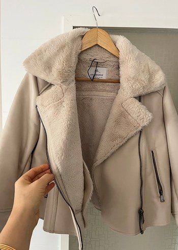 Stradivarıus Bej Kadın Deri Kürklü Ceket - Görsel 2