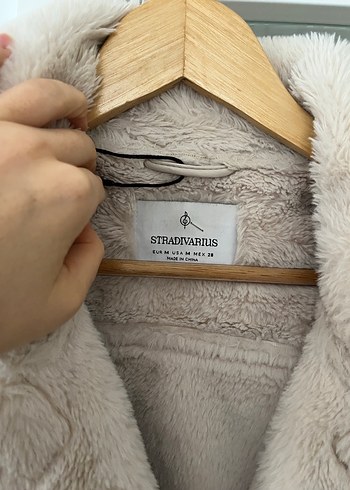 Stradivarıus Bej Kadın Deri Kürklü Ceket - Görsel 3