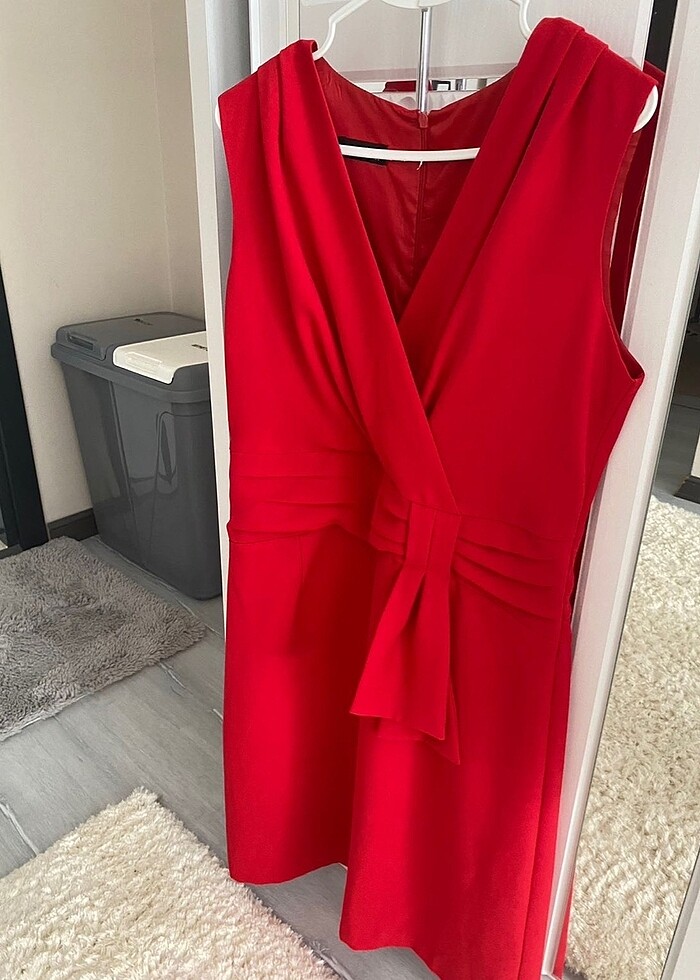 Kırmızı elbise - Görsel 5