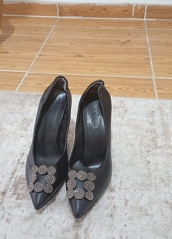 38 Beden Stiletto