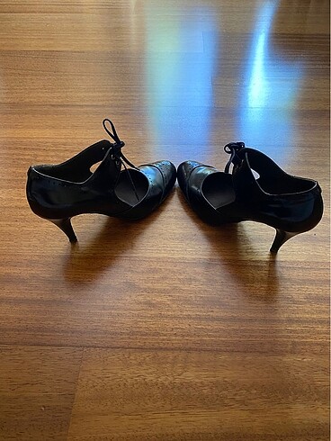 38 Beden siyah Renk Derimod; deri, şık topuklu siyah ayakkabı