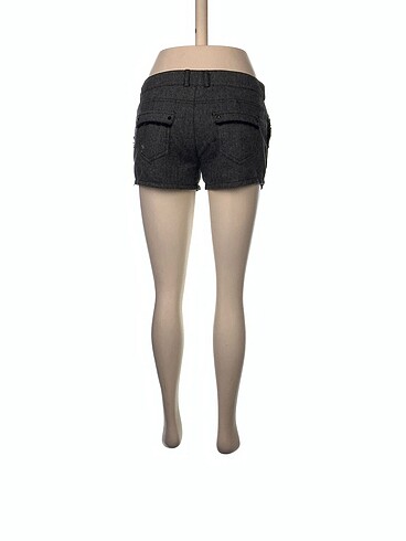 38 Beden Bershka Mini Şort %70 İndirimli.