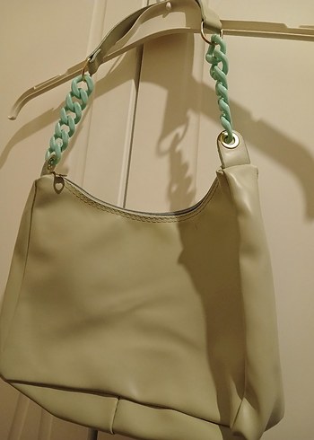 Zincir Detaylı Kadın Deri Çanta - Görsel 2