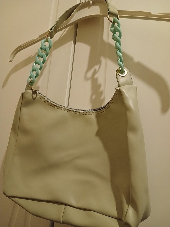 Zincir Detaylı Kadın Deri Çanta - Görsel 2