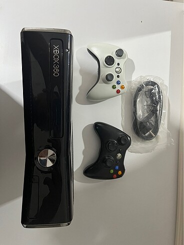 Xbox 360 Slim Kasa (Çift kol+ çeşitli oyunlar)