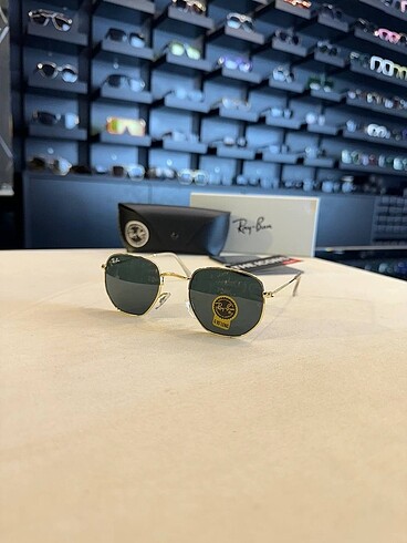 Ray-Ban