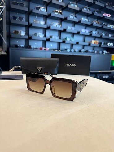 Prada Prada