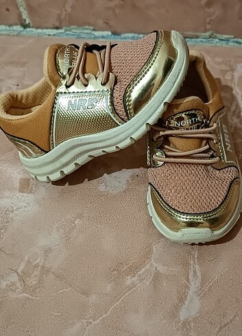Bebek spor ayakkabı