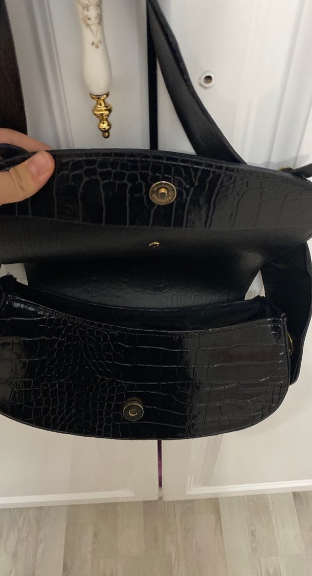 Kemerli Siyah Yılan Derisi Desenli Deri Çanta - Görsel 2